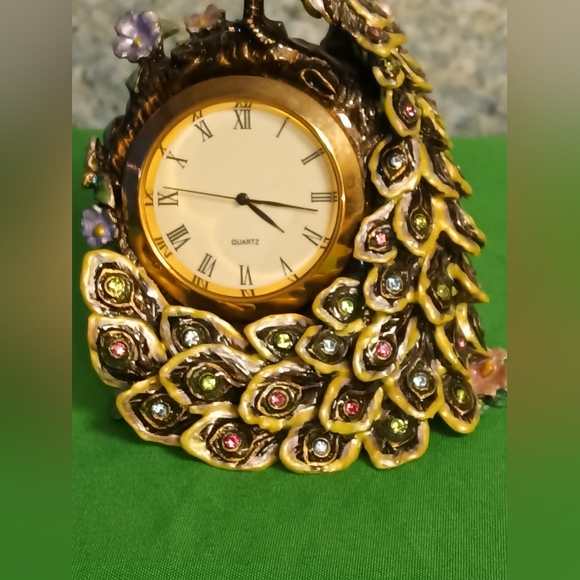 𝑬𝒍𝒆𝒈𝒂𝒏𝒕 𝑽𝒕𝒈.𝑩𝒆𝒋𝒆𝒘𝒆𝒍𝒆𝒅 𝑷𝒆𝒂𝒄𝒐𝒄𝒌 𝑽𝒂𝒏𝒊𝒕𝒚 𝑪𝒍𝒐𝒄𝒌 - Picture 3 of 15